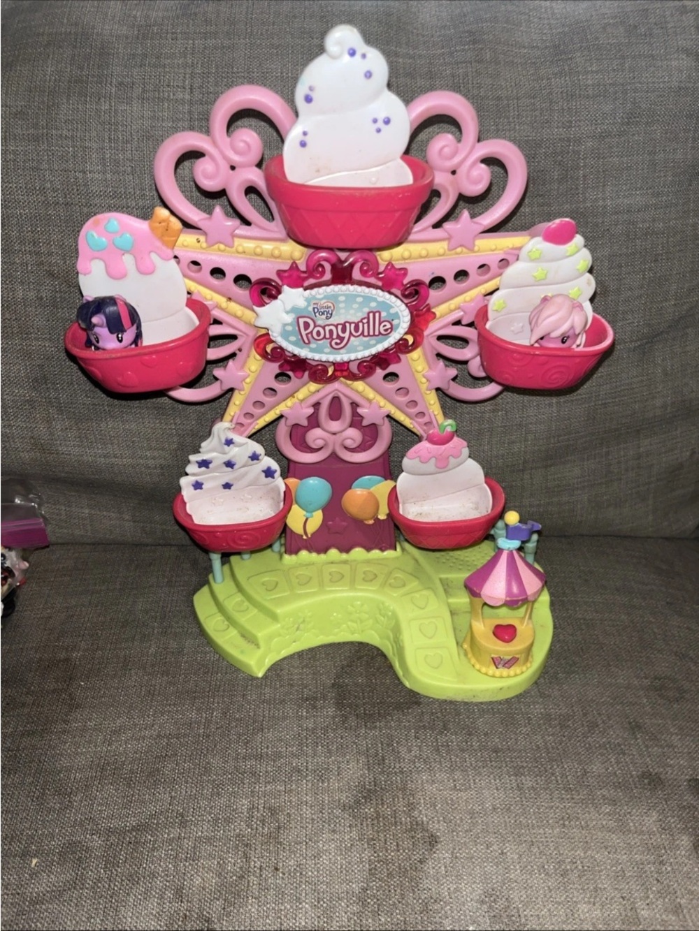 My Little Pony Pink and Green Ponyville Ferris Wheel Playset